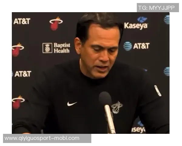 斯波称赞拉松在球队中的重要作用强调攻防中默默奉献的辛勤付出